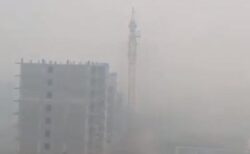 シベリアの山林火災、都市に大量の煙が押し寄せ、住民も屋内に避難