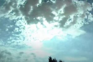 アメリカ上空に現れた火球、眩く輝く瞬間の撮影に成功