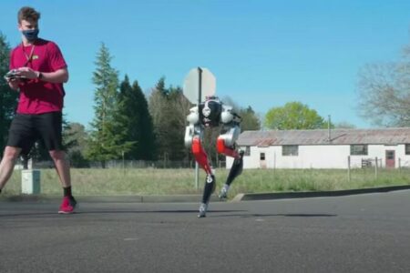 米大学が開発したロボット、充電なしで5kmの道のりを走破