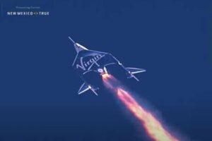 R・ブランソン氏が宇宙へ、バージン有人宇宙船で高度90kmに到達