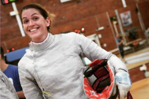 【東京五輪】フェンシング女子選手、試合後インタビューの最中にコーチが熱烈プロポーズ