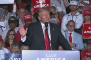 「ワクチン接種はおすすめ!」トランプ氏の発言に支持者がブーイング