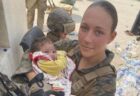 アフガンの自爆テロで亡くなった米の女性兵士、赤ちゃんを抱いた写真に涙