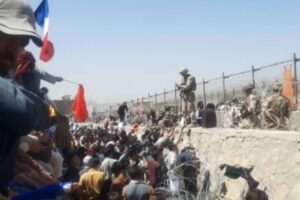 英政府、アフガンでテロの脅威が高まっていると警告、自国民に空港へ行かないよう指示