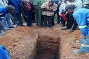 「イエスの復活」を再現しようと、生き埋めにされたヒーラーが死亡【ザンビア】