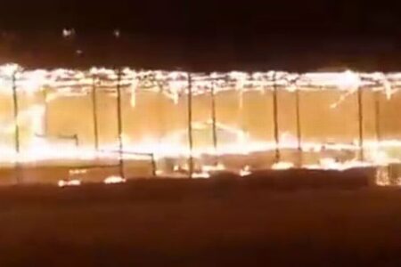 【アフガニスタン】タリバンの戦闘員が遊んでいた遊園地が炎上