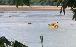 川に打ち上げられた男性の遺体…と思ったら、生きてピンピンしていた！