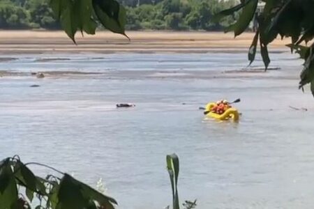 川に打ち上げられた男性の遺体…と思ったら、生きてピンピンしていた！