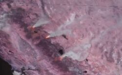 カリフォルニア州で発生している山火事、人工衛星が広範囲に広がる煙をとらえた