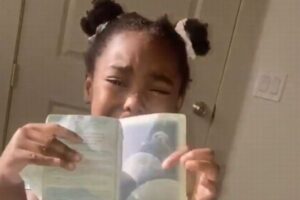 「ママはエイリアン…」泣きながら訴える少女の動画が話題に