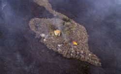 ラ・パルマ島で発見された「奇跡の家」、溶岩に飲み込まれずに残る