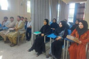 タリバンが女子大学生に勉強を許可、ただし男子とは別々、ヒジャブも義務化