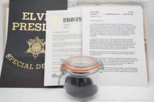 エルヴィス・プレスリーの髪の毛がオークションで約800万円