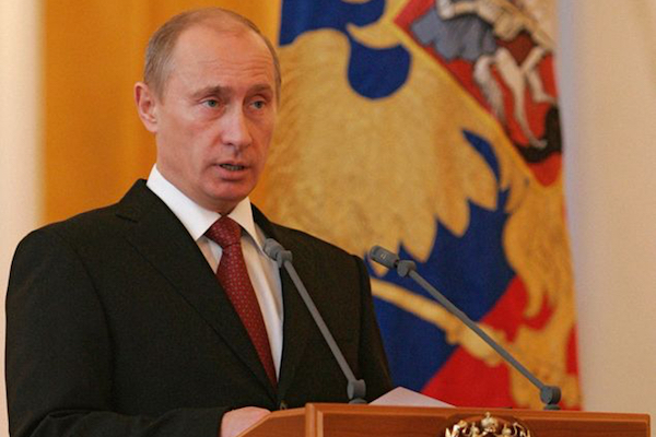 ロシア政府内でコロナ感染爆発か、プーチン大統領が自主隔離へ