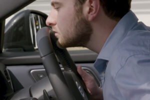 日産自動車は、新車の匂いの調香師を雇っている