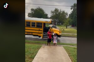 目が見えない女の子が初めての挑戦をする光景が優しさにあふれている