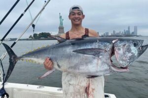 ニューヨークの近海にクロマグロが出現、釣り人で賑わう