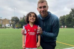 「リトル・メッシ」と呼ばれる4歳の少年、「アーセナルFC」にスカウトされる