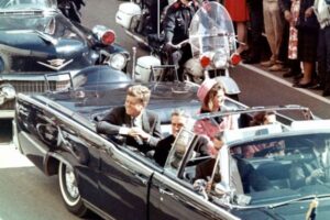 ジョン・F・ケネディ暗殺事件の極秘資料の公開を延期へ、その理由とは?
