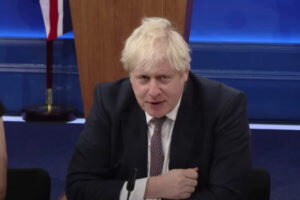 ジョンソン英首相が子供たちに向けて「人間を動物のエサにすることもできる」