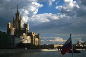 ロシアで新型コロナの感染が爆発、死者が1日1000人、政府はロックダウンを避ける