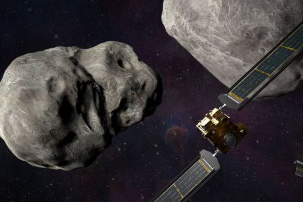 小惑星に衝突させ軌道を変えるミッション「DART」がスタート、NASAがロケットを打ち上げる