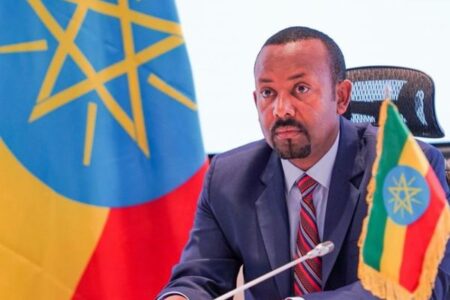 エチオピアの首相が国民に「銃を手に戦うよう」訴えた投稿、FBが削除