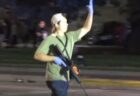 BLMのデモ参加者を射殺した事件、18歳の被告に無罪の判決【事件当時の動画あり】