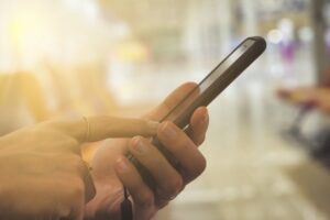 雇用主から従業員への勤務時間外メールが違法に【ポルトガル】