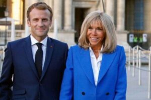 仏大統領夫人、「男として生まれたトランスジェンダー」とデマを流され法的措置へ