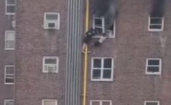 火災で4階に残された2人の若者、パイプを伝って滑り降りることに成功