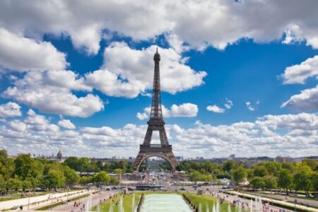 パリが2024年オリンピックで空飛ぶタクシーを稼働予定