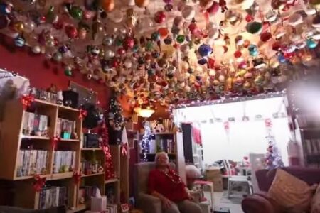 クリスマスの装飾を数多く持っているおばあちゃん、ギネス世界記録に認定