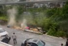 マレーシアで突然、道路が崩壊、5台の車が沈んでいく動画が恐ろしい