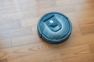 ロボット掃除機が仕事中に脱走、ネットから喝采