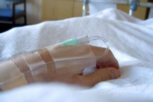 【新型コロナ】米の入院患者数が昨年冬のピークと並ぶ、英でも死者が約400人