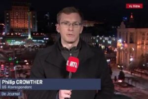 緊張高まるウクライナから、6カ国語でリポートする記者が話題に