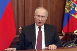 ロシアのプーチン大統領、フェイクニュースを流した者に最高15年の刑を科す