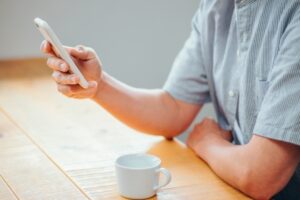 国別スマホ中毒ランキング、1位中国、2位サウジアラビア、日本は？