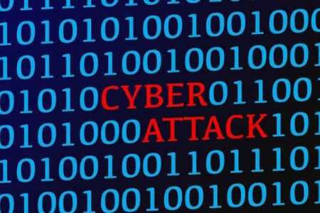ロシア政府のウェブサイトが、前例のない大規模なサイバー攻撃に遭遇