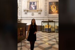聖堂内に響き渡る美しい歌声、観光客が歌う動画が話題に