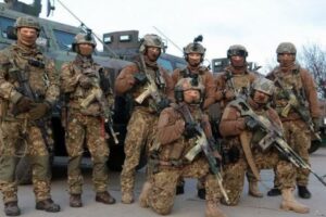 ウクライナに約2万人の義勇兵が集結か、ロシアと闘うため52カ国から参加