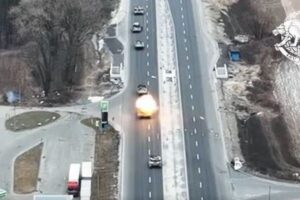 ウクライナの首都・キエフ、ロシア軍の総攻撃に備え準備を進める