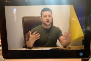 ウクライナ大統領、米議員らに嘆願、「戦闘機の譲渡」「石油購入の禁止」などを求める