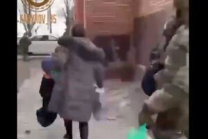 ロシア軍がマリウポリの住民を拉致か？収容所へ連行していると証言【ウクライナ】