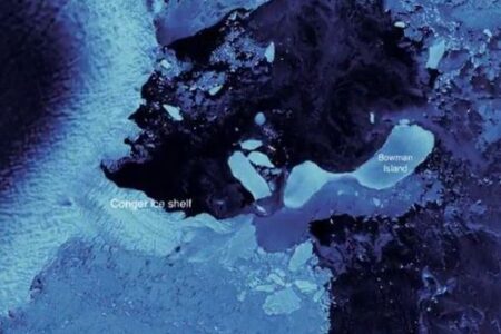 南極の東側で巨大な棚氷が崩壊、大きさはニューヨーク市ほど