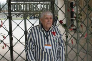 ロシア軍が子供たちの乗ったバスを砲撃、ホロコーストを生き延びた男性も死亡