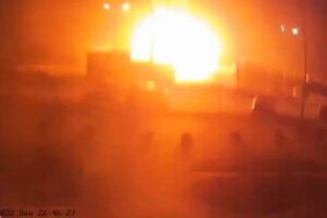 ロシア軍がキエフのショッピングセンター攻撃、強烈な爆発が発生