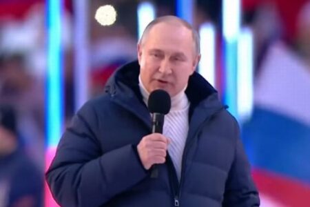 【ロシア】記念集会の放送、プーチン大統領の演説が途中でカットされる