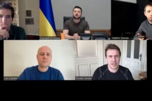 ゼレンスキー大統領、初めてロシア独立系メディアの取材を受ける